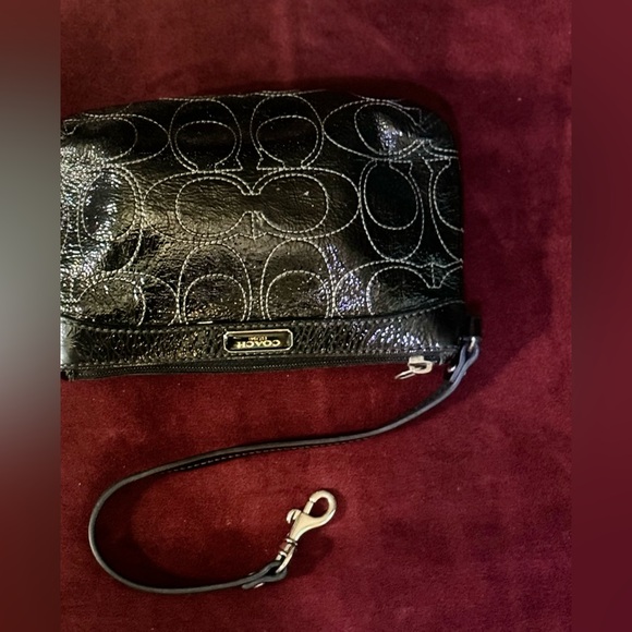 Coach patent leather monogram Black Wristlet Bag - Picture 7 of 10